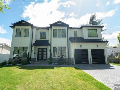 322 Bullard Ave, Paramus, NJ, 07652