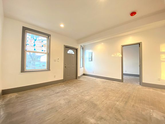 4th image of 1259 Richmond Ave #1F