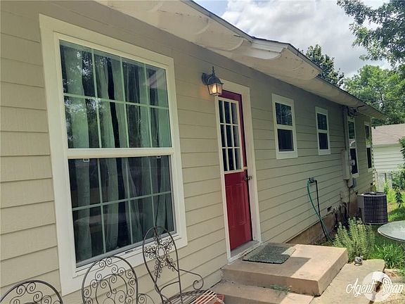 3rd image of 1108 Overhill Dr