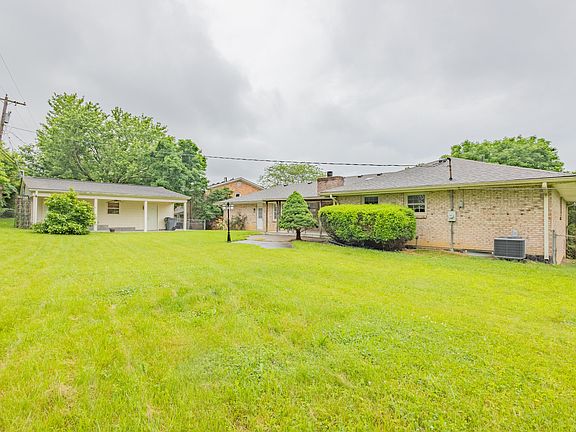 2nd image of 1825 Dalna Dr