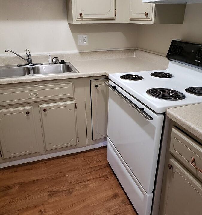 1st image of 3022-3024 W Bijou St #F5