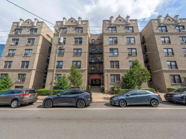 2700 Kennedy Boulevard image 1 of 23