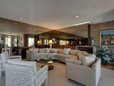 2nd image of 845 E Drexel Sq Unit 1