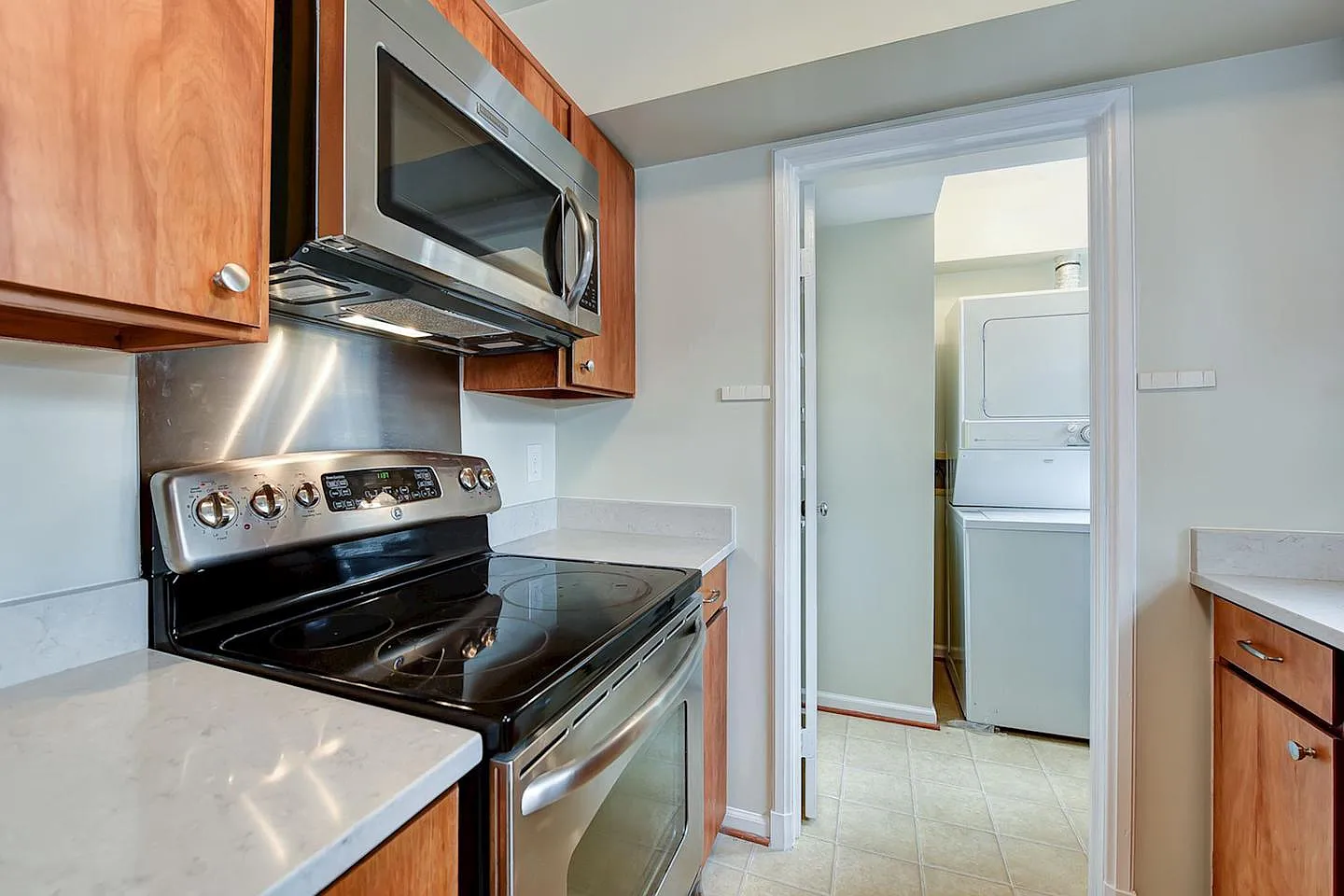 2 bed, 1.0 bath, 833 sqft, $2,950 — Photo 1