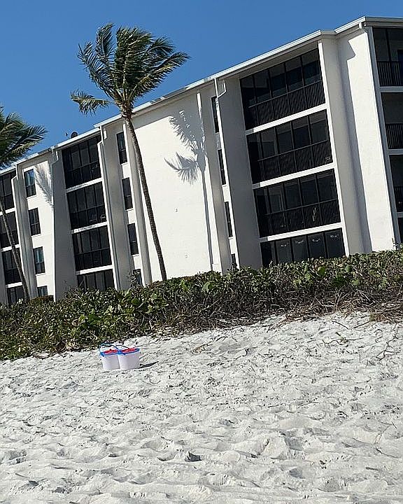 Beachfront beautiful views 