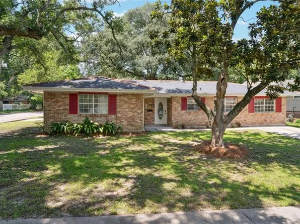 6200 Stratford Pl, New Orleans, LA 70131