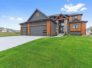 2033 SW Red Barn Rd, Lees Summit, MO 64082