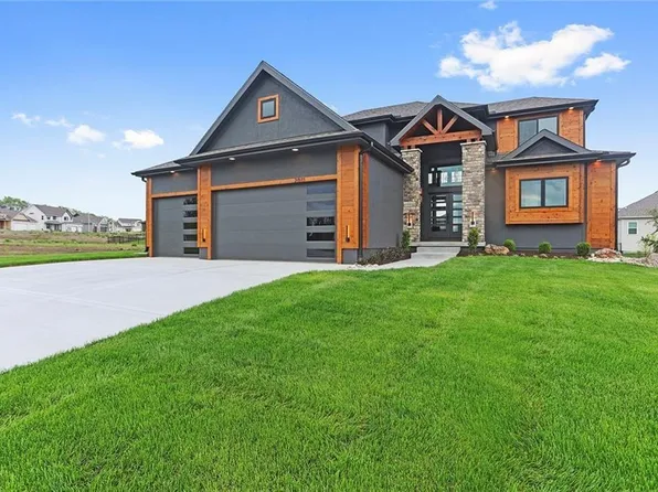 2033 SW Red Barn Rd, Lees Summit, MO 64082