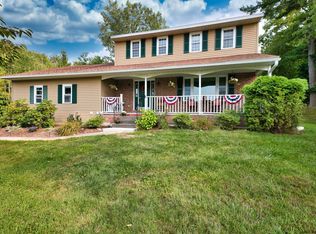 1 Hickory Ln, Averill Park, NY 12018