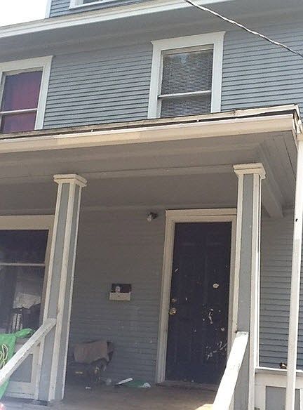 2nd image of 542 Isbell St