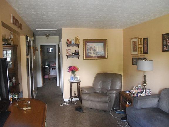 4th image of 4061 Victoria Way