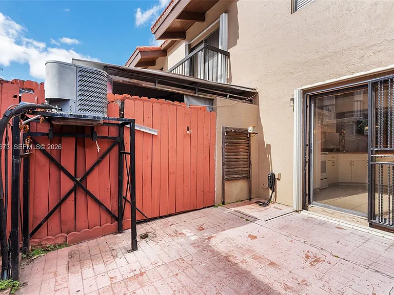 1911 SW 107th Ave #1009 — Photo 40