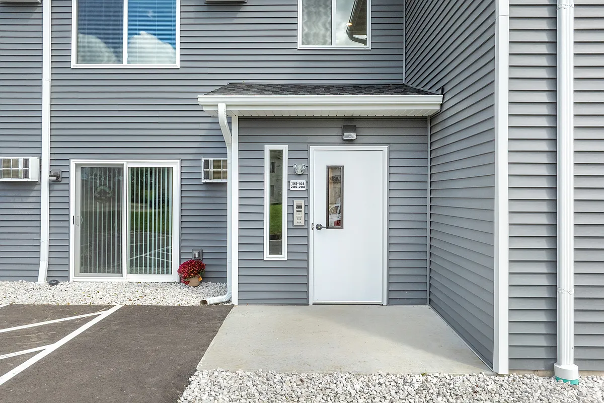 Building Photo - 470 Skare Rd