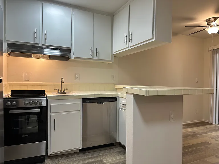 The Vallarta Apartments — Photo 13