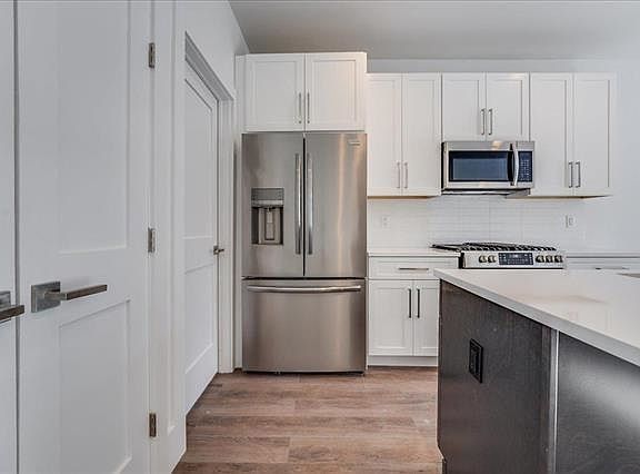 4th image of 47 Graham St #3