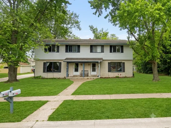 1017 Sundown Ct #1019, Mukwonago, WI 53149