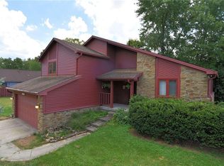 5718 Woodthrush Dr, Indianapolis, IN