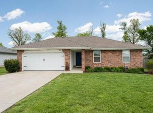 870 S Eric St, Springfield, MO 65802