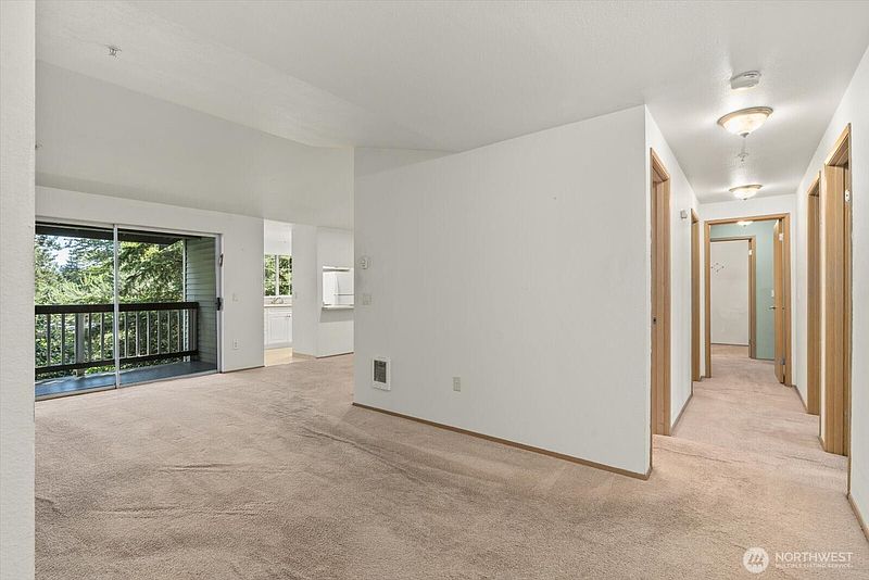 4th image of 23339 Cedar Way #A-205