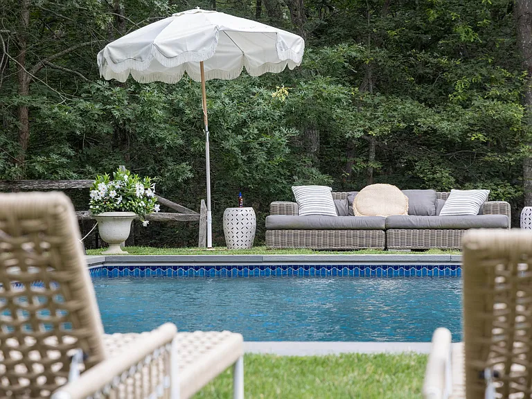 4 Fairway Dr — Photo 22