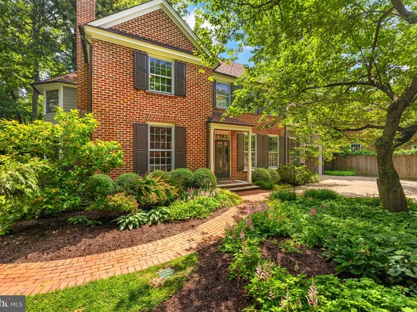 3847 Macomb St NW, Washington, DC 20016
