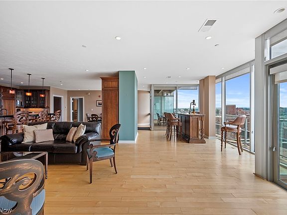 2nd image of 701 W Lakeside Ave #11