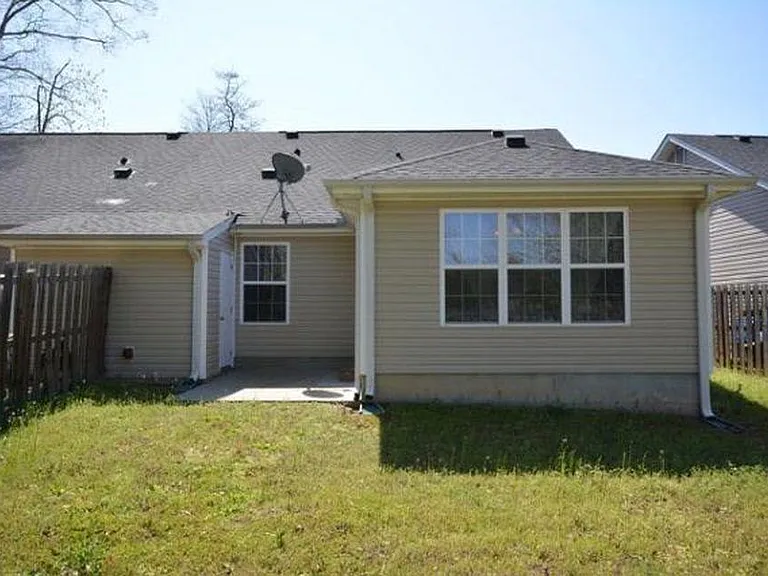 514 Goodale Ct — Photo 11