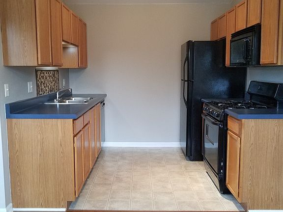 4th image of 986 N Village Dr #Four