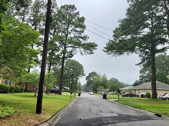4th image of 5520 Springwood Dr