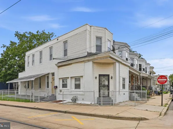 943 Maple Ter, Darby, PA 19023