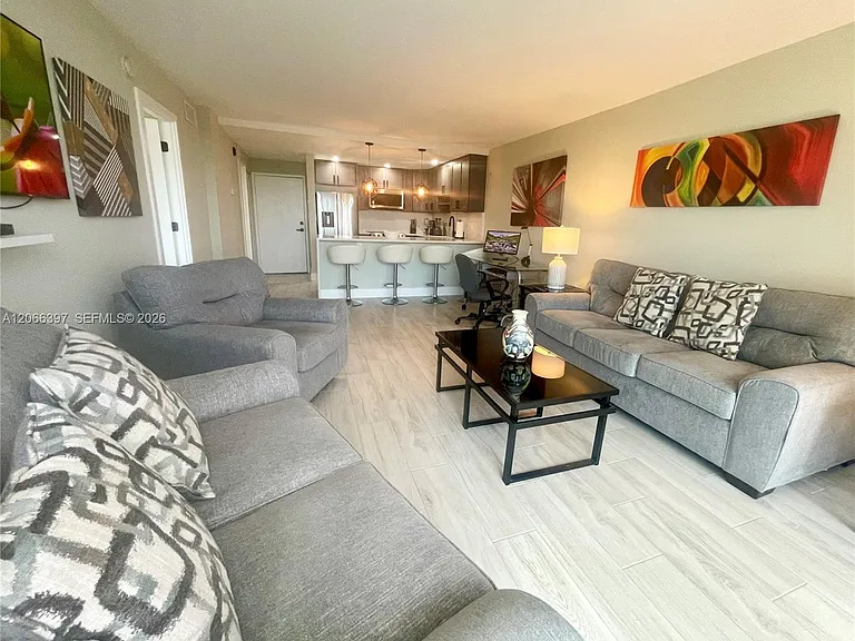 1800 N Andrews Ave #5D — Photo 9
