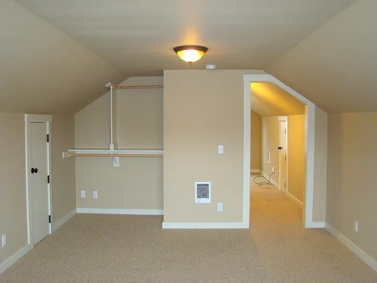 813 Niagara Ave — Photo 22