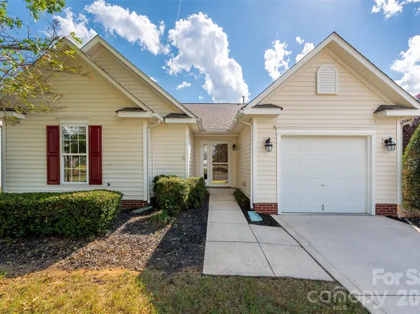 1011 Holly Villa Cir, Indian Trail, NC 28079