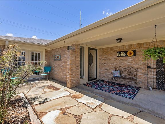 5th image of 2911 Braeburn St