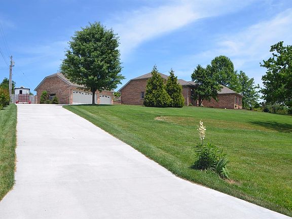 5th image of 100 Daisy Dr