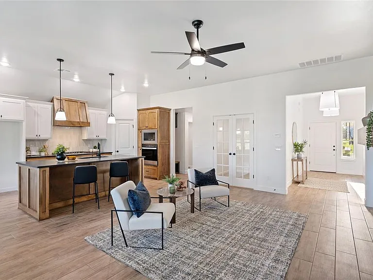 5008 Misty Wood Ln — Photo 10