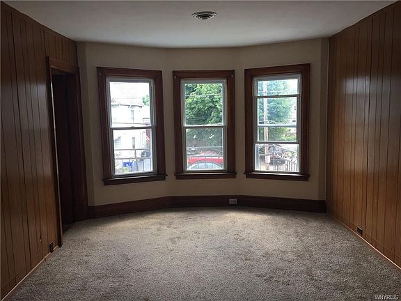 3rd image of 18 Stephenson Ave