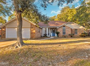 8500 Clamshell Ave, Ocean Springs, MS 39564