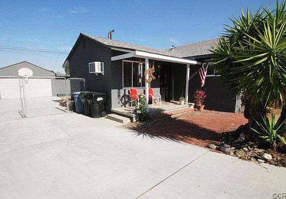 4th image of 861 N Viceroy Ave