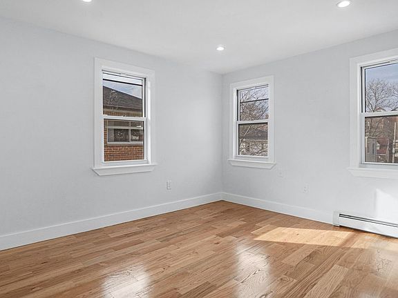 5th image of 15829 75th Ave #1
