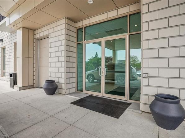 2750 King St E #806, Hamilton, ON L8G 0B8