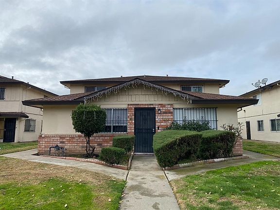 2nd image of 1243 Pinetree Dr Unit 4