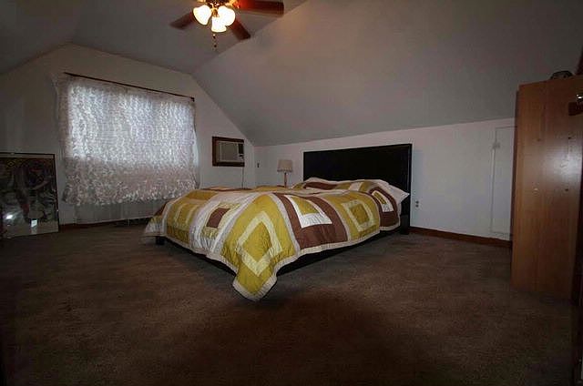 2nd image of 405 Forest Ave
