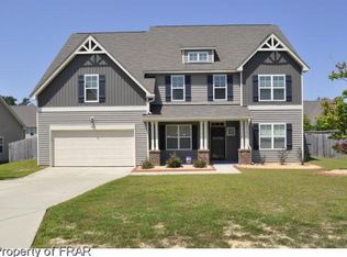 960 Highgrove Dr, Spring Lake, NC 28390