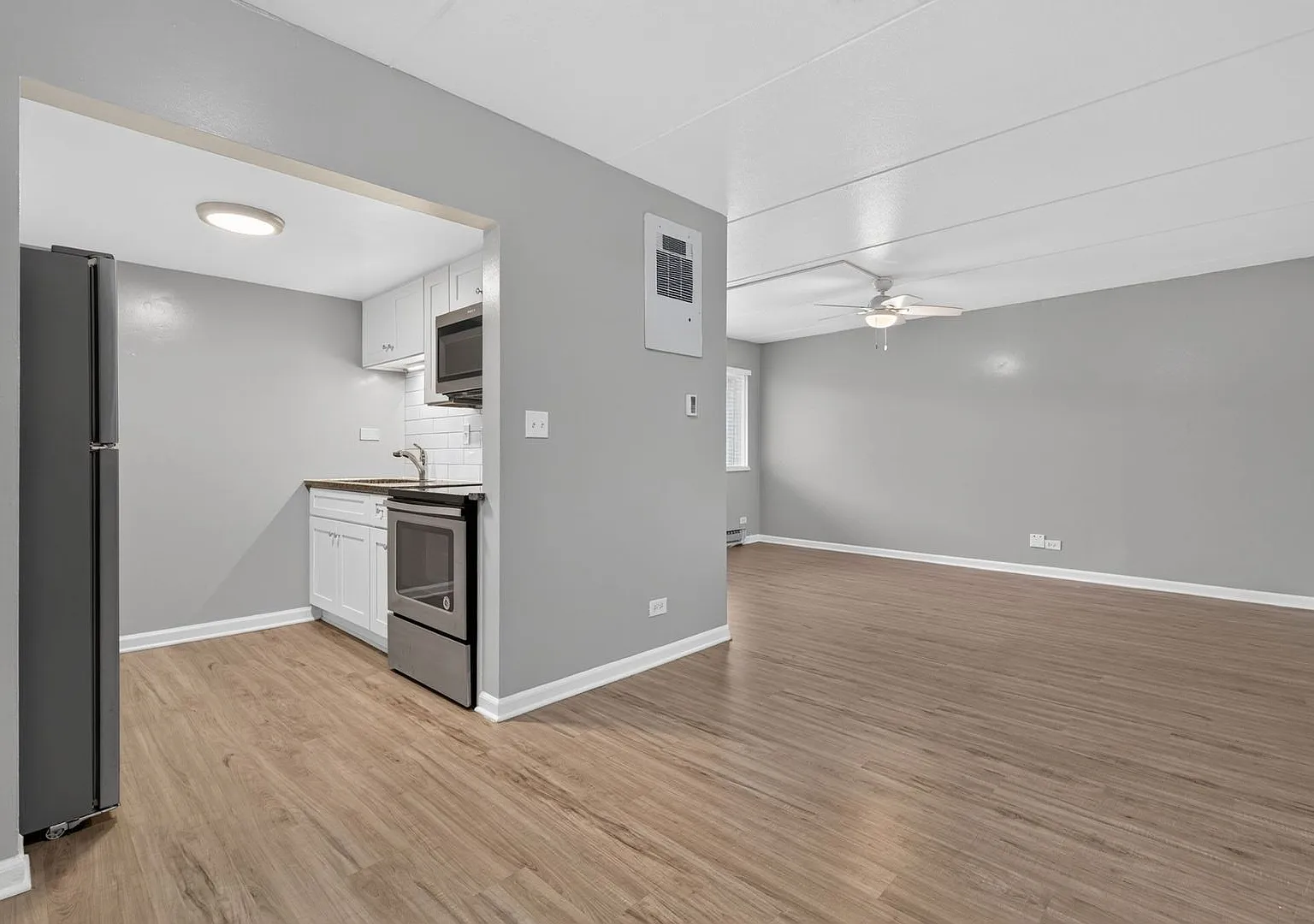 315-329 Kimbell Apartments — Photo 4