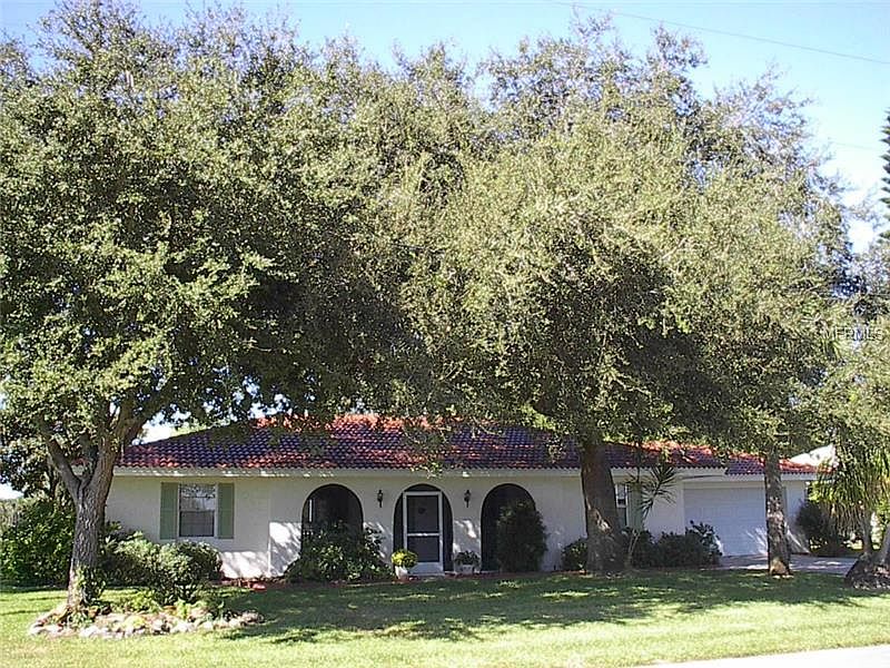 1st image of 2245 Lakewood Dr