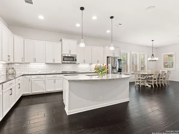 919 Hi Path, New Braunfels, TX 78130