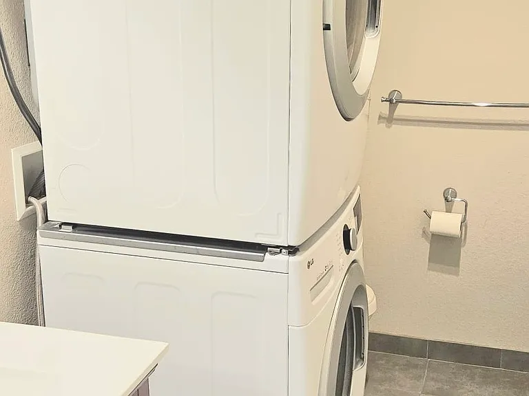 140 Walnut Ave #2C — Photo 12