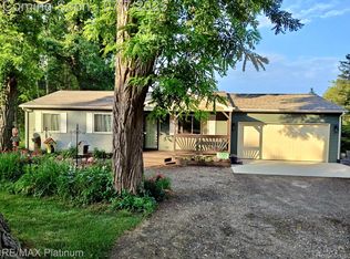5729 Crandall Rd, Howell, MI 48855