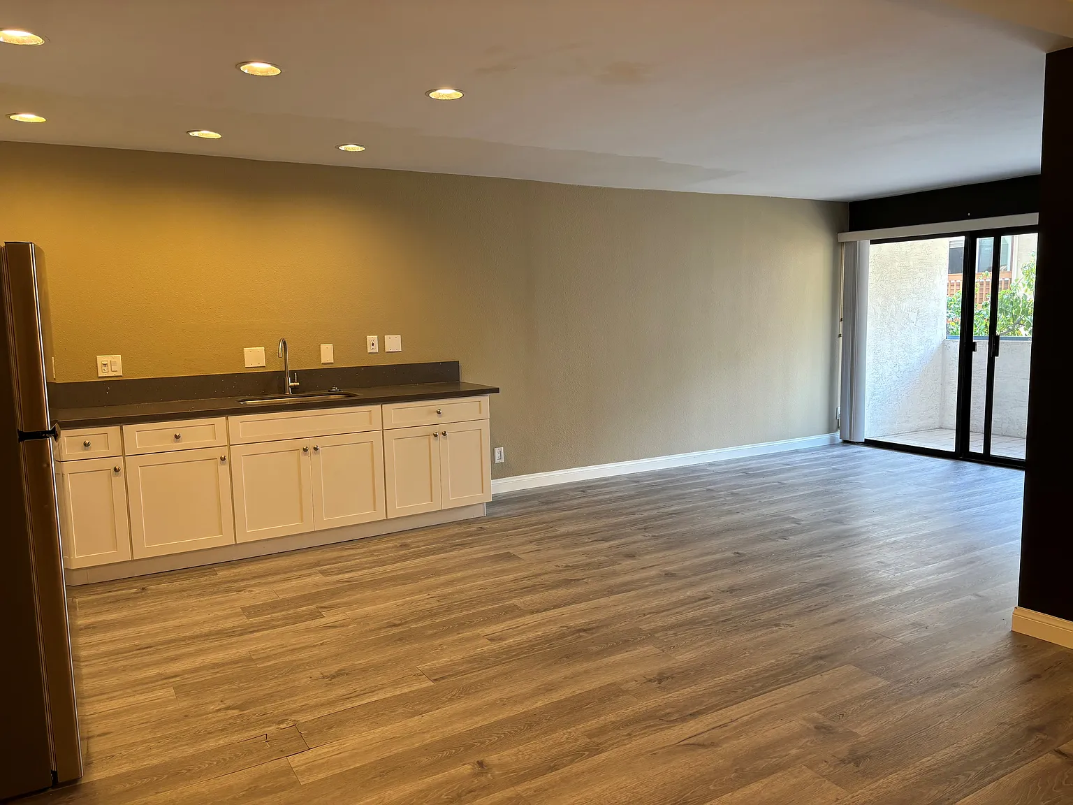 2 bed, 1075 sqft, $3,200 — Photo 4